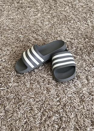Шльопки шльопанці adidas 38 розміру