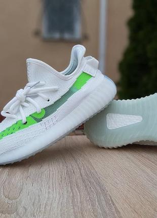 Ad1das yeezy boost 350 v2 белые с салатовым