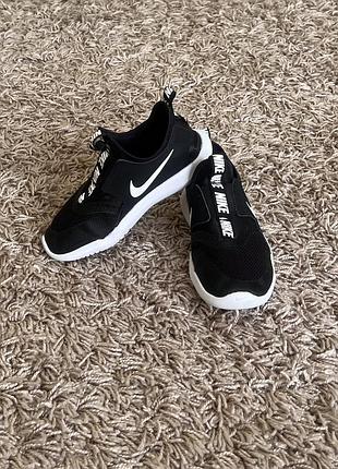 Легенькі кросівки nike 31,5 розміру