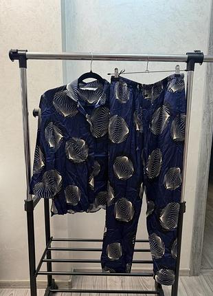 Шовковий костюм zara новий
