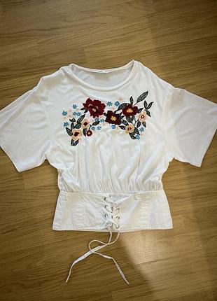 Футболка жіноча mango з вишивкою🌸