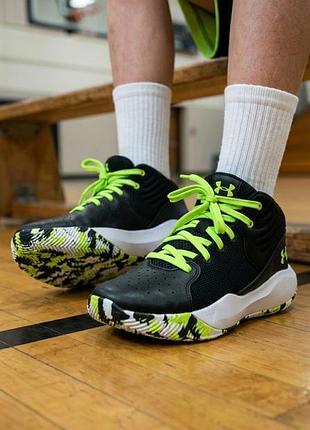 Очень классные оригинальные детские баскетбольные кроссовки under armour для мальчика