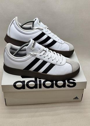 Кросівки білі жіночі adidas 41р