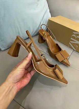Лакові туфлі човники zara