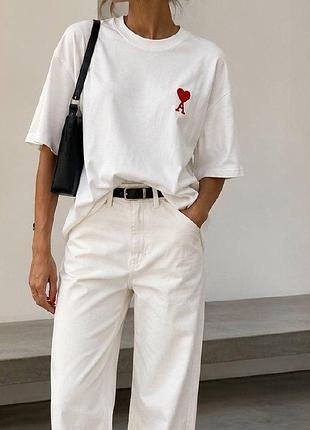 Стильная oversize футболка с акцентной вышивкой
