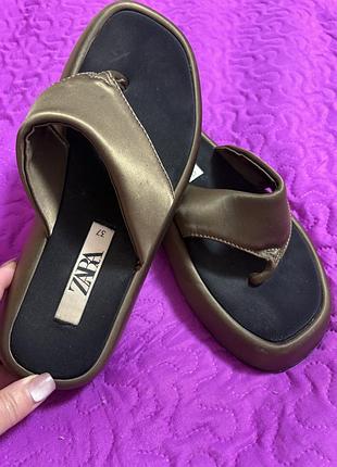 Сандалі zara