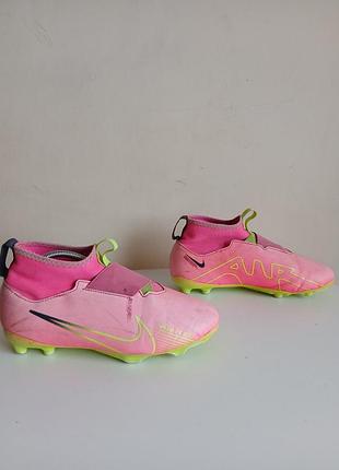 Футбольные бутсы nike