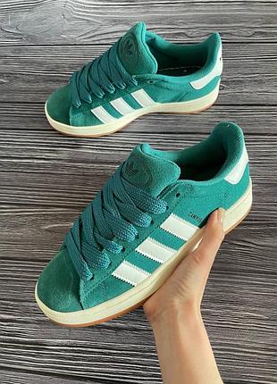 Кроссовки adidas  с нюансом