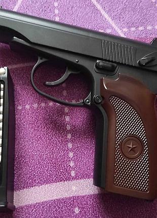 Пістолет є точною копією оригінального пістолета макарова
  характеристики:
місткість магазину: 12 кульок.
початкова швидкість вильоту кулі: 60 м/с.