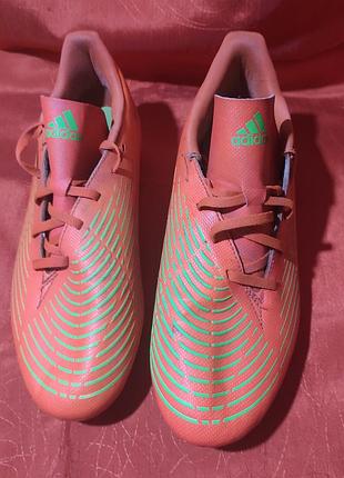 Футбольные буцы adidas predator