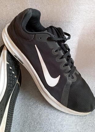 Мужские кроссовки nike оригинал.размер 44.