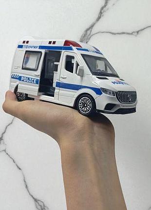 Автобус поліція 4