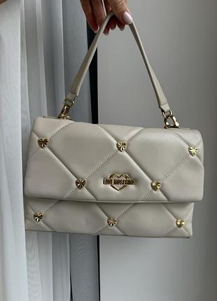 Moschino сумка в сердечки