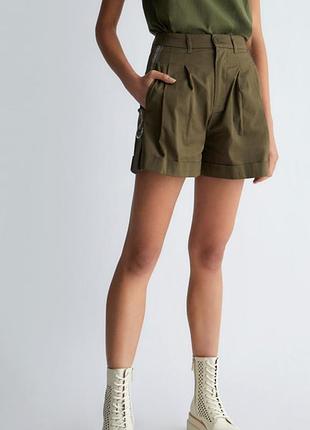 Брендовые шорты хаки бермуды moschino 40/46 л