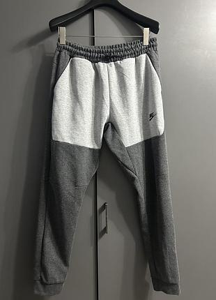 Спортивні штани nike