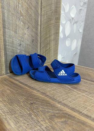 Босоніжки adidas  30/18см
