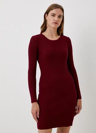 Платье прямое трикотажное в рубчик casual