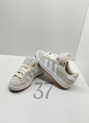 Оригинальные женские кеды adidas campus 00s бежевые с белым замшевые