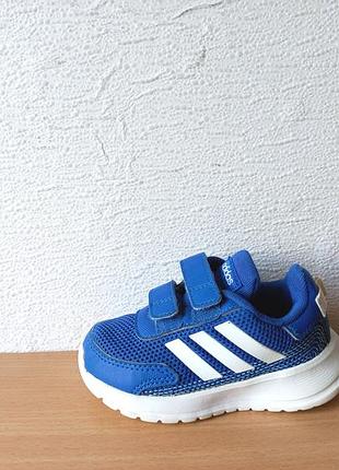 Классные кроссовки adidas 23 р. стелька 14 см.