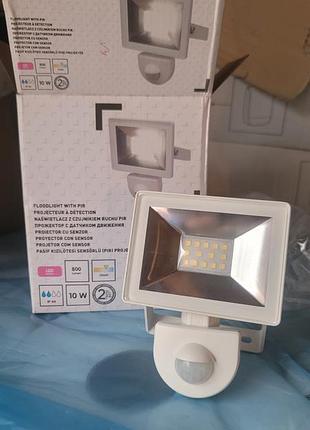 Прожектор с датчиком движения 10w