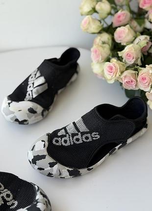Дитячі водолазки adidas аквашузи