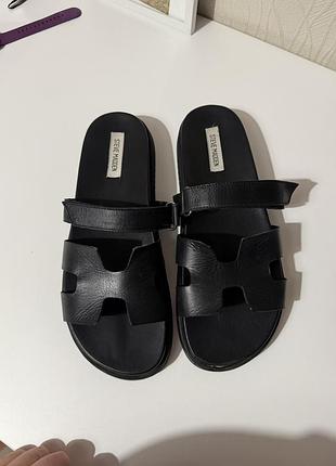 Шльопанці  hermes