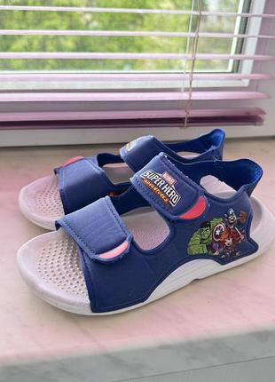 Босоніжки adidas marvel оригінал