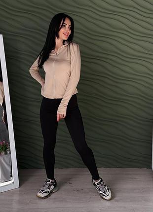 Женский костюм для спорта и фитнеса
