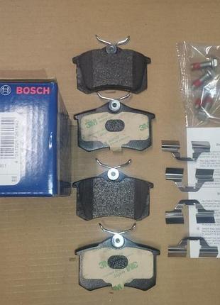 Колодки тормозные задние bosch vw golf caddy passat b5 skoda octavia fabia audi a3 peugeot citroen renault дисковые колоды skoda octavia задние тормо…