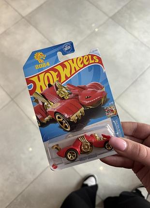 Машинка hot wheels