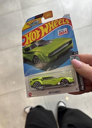Машинка hot wheels 2
