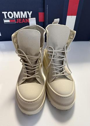 Жіночі бежеві черевики tjw foxing canvas boot ; розмір 39 ( довжина устілки 25см ); матеріал текстиль/гума