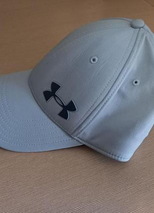 Чоловіча бейсболка under armour, модель ua classic fit у сірому кольорі.