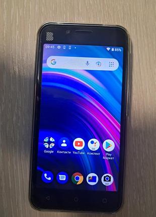 Чорний смартфон blu studio x10 2