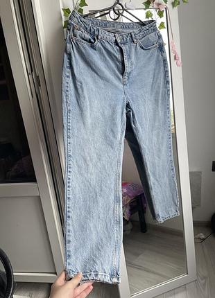 Джинси бренду topshop мають розмір w32 l30 і виготовлені в туреччині.
