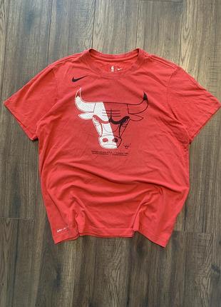 Червона чоловіча футболка nike nba chicago bulls (dri-fit)