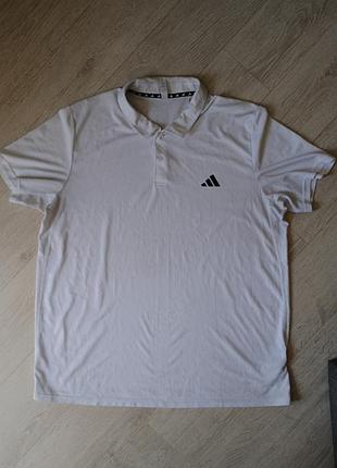 Дышащий стиль: белоснежное поло adidas