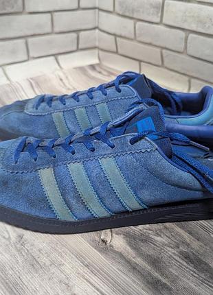 Замшеві кросівки adidas, розмір 44
