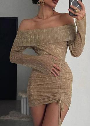 Нова блискуча сукня prettylittlething