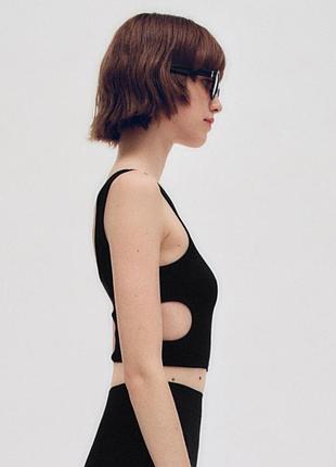 Стильний топ з вирізами на талії zara s/m/l еластичний, кроп, з розрізами по боках, майка, базовий