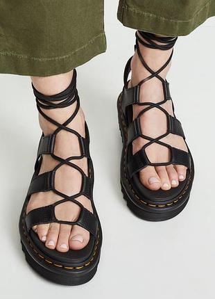 Шкіряні сандалі босоніжки dr.martens nartilla