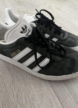 Кросівки adidas
