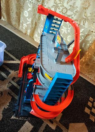 Трек hot wheels+игрушки+скейт 4