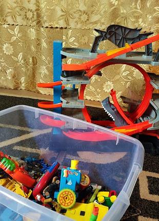 Трек hot wheels+игрушки+скейт 7