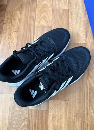 Нові кросівки adidas привезені з європи , зручні