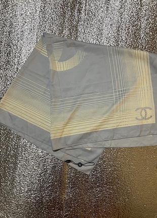 Брендова шовкова хустка від chanel