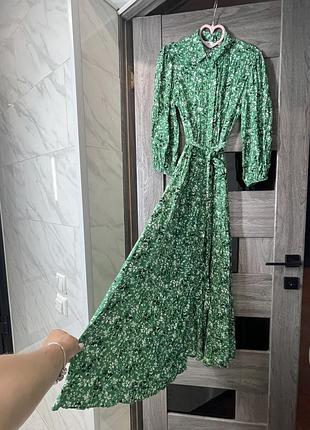 Стильна жіноча сукня бренду zara