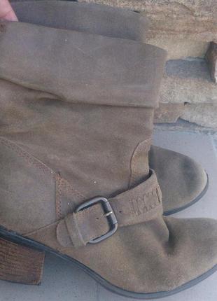 Стильні коричневі ботильйони р37 clarks замша