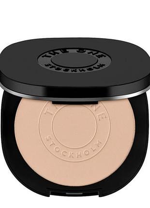 Oriflame компактная матирующая пудра the one