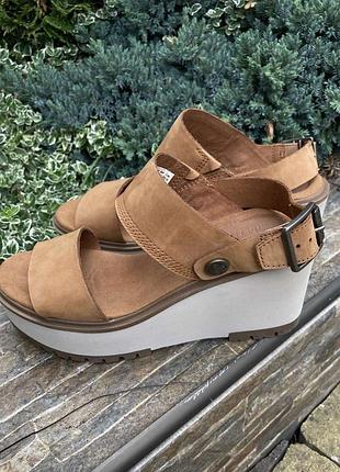 Timberland usa оригінальні фірмові шкіряні жіночі сандалі босоніжки натуральна шкіра оригінал 36р.
